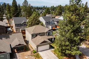 63337 NW Lavacrest St, Bend, OR 97703 - Photo 2