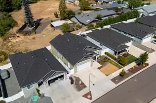 656 Nobility Dr, Medford, OR 97501 - Photo 34