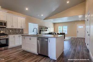 656 Nobility Dr, Medford, OR 97501 - Photo 10