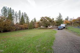 2285 Jasmine Ave, Medford, OR 97501 - Photo 24