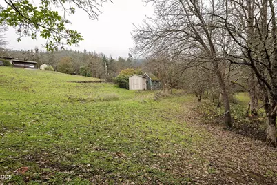 2285 Jasmine Avenue, Medford, OR 97501 - Photo 32
