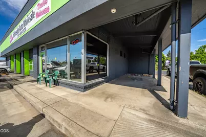 348 N Riverside Avenue, Medford, OR 97501 - Photo 10