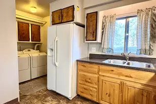 19950 Driftwood, Bend, OR 97702 - Photo 6