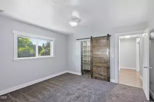 1102 SW Oak St, Grants Pass, OR 97526 - Photo 22