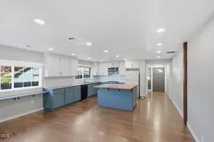 1102 SW Oak St, Grants Pass, OR 97526 - Photo 8