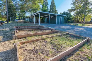 1102 SW Oak St, Grants Pass, OR 97526 - Photo 36