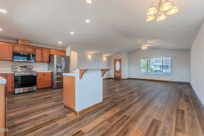 2102 Lara Lane, Central Point, OR 97502 - Photo 10
