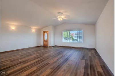 2102 Lara Lane, Central Point, OR 97502 - Photo 8