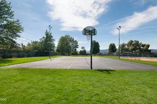 2102 Lara Ln, Central Point, OR 97502 - Photo 34
