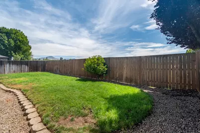 2102 Lara Lane, Central Point, OR 97502 - Photo 30