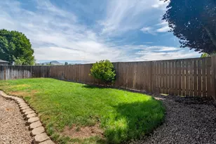 2102 Lara Ln, Central Point, OR 97502 - Photo 30