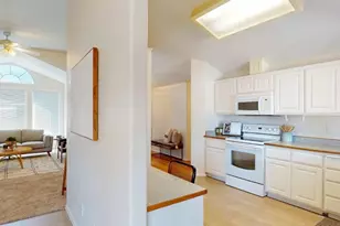 1259 N Modoc Ave, Medford, OR 97504 - Photo 26