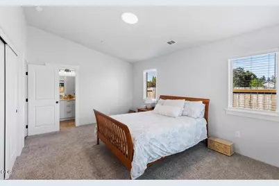 1880 Aster Street, Medford, OR 97501 - Photo 28