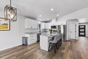 1880 Aster St, Medford, OR 97501 - Photo 10