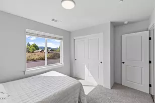 1880 Aster St, Medford, OR 97501 - Photo 22