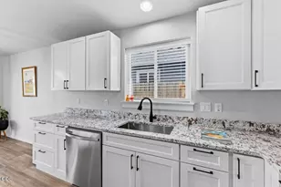 1880 Aster St, Medford, OR 97501 - Photo 14