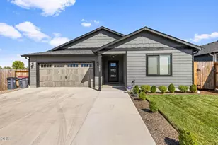 1880 Aster St, Medford, OR 97501 - Photo 4