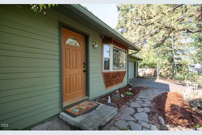 20941 Desert Woods Drive, Bend, OR 97702 - Photo 2