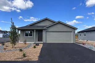 51743 Morning Pne Dr, La Pine, OR 97739 - Photo 1
