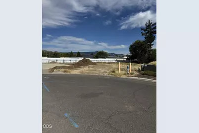 260 Commercial Court, Medford, OR 97501 - Photo 1