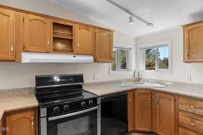 221 Deer Park Lane, Shady Cove, OR 97539 - Photo 12