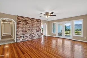 202 Pleasant View Rd, Talent, OR 97540 - Photo 14