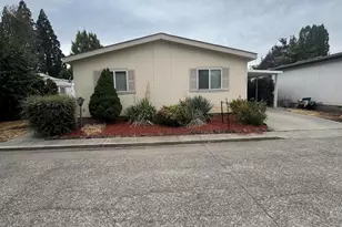 2252 Table Rock Rd, Medford, OR 97501 - Photo 2