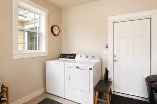546 Blue Moon Dr, Central Point, OR 97502 - Photo 18