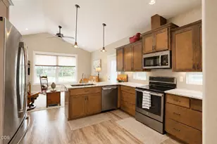 546 Blue Moon Dr, Central Point, OR 97502 - Photo 10