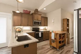 546 Blue Moon Dr, Central Point, OR 97502 - Photo 8