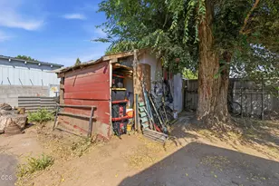 74 SE 11th St, Madras, OR 97741 - Photo 22