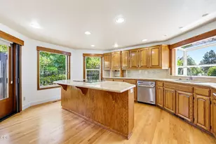 3245 Chandler Egan Dr, Medford, OR 97504 - Photo 10