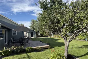 3820 SW Gene Sarazan Dr, Redmond, OR 97756 - Photo 2