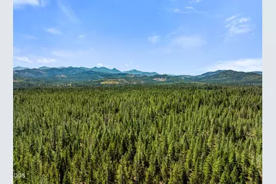 631 Kinnikinnick Drive, O'Brien, OR 97534 - Photo 8