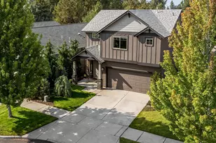 21134 SE Kayla Ct, Bend, OR 97702 - Photo 2