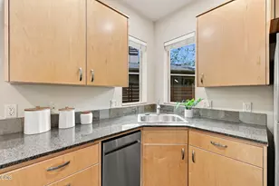 40 SW McKinley Ave, Bend, OR 97702 - Photo 16