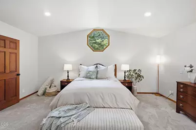 1027 NW Hawthorne Avenue, Grants Pass, OR 97526 - Photo 22