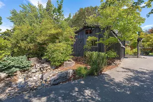 1027 NW Hawthorne Ave, Grants Pass, OR 97526 - Photo 56