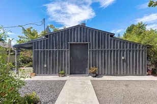 1027 NW Hawthorne Ave, Grants Pass, OR 97526 - Photo 40