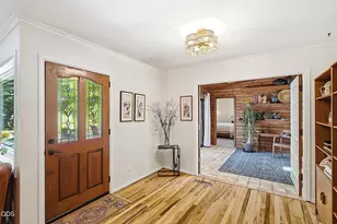 1027 NW Hawthorne Ave, Grants Pass, OR 97526 - Photo 10