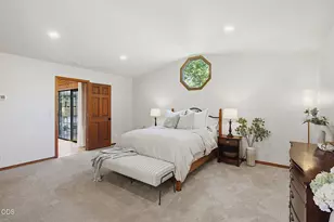 1027 NW Hawthorne Ave, Grants Pass, OR 97526 - Photo 18