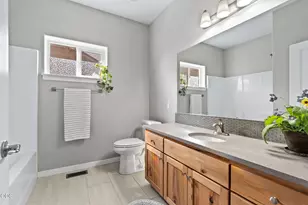 550 Mountain Ridge Dr, Culver, OR 97734 - Photo 18