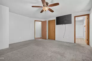 1011 Coachman Dr, Central Point, OR 97502 - Photo 16