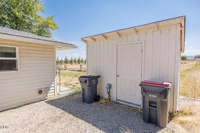 2941 Sylvia Road, Medford, OR 97502 - Photo 32