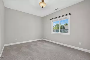 1240 Stonegate Dr, Medford, OR 97504 - Photo 16