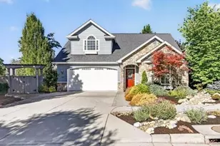 1240 Stonegate Dr, Medford, OR 97504 - Photo 1