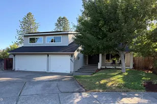 441 Silverado Cir, Medford, OR 97504 - Photo 2