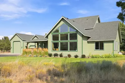 8045 NW Grubstake Way, Redmond, OR 97756 - Photo 2