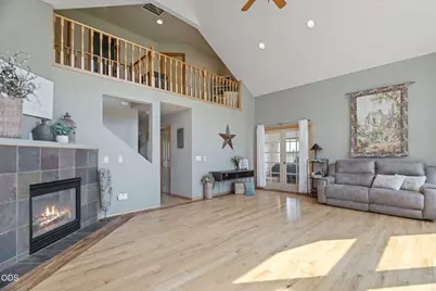 8045 NW Grubstake Way, Redmond, OR 97756 - Photo 6