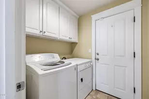 527 Sutton Pl, Ashland, OR 97520 - Photo 12